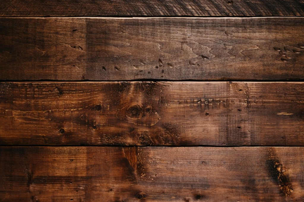 Co należy wiedzieć o szpachlach do drewna?